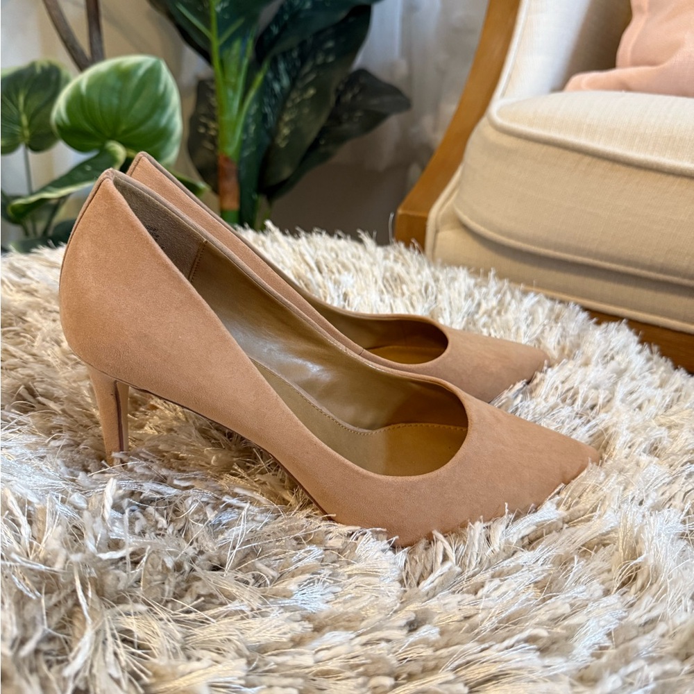 14th & Union Faux Suede Pumps